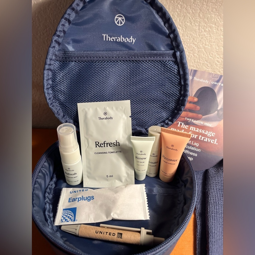 Therabody Travel Massage Kit in Blue collab with united Airlines ✈️✈️✈️✈️✈️ - Picture 2 of 8